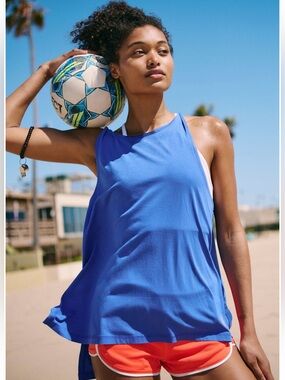 Free People Movement Renewal Tank, size small. Colour: Pulse